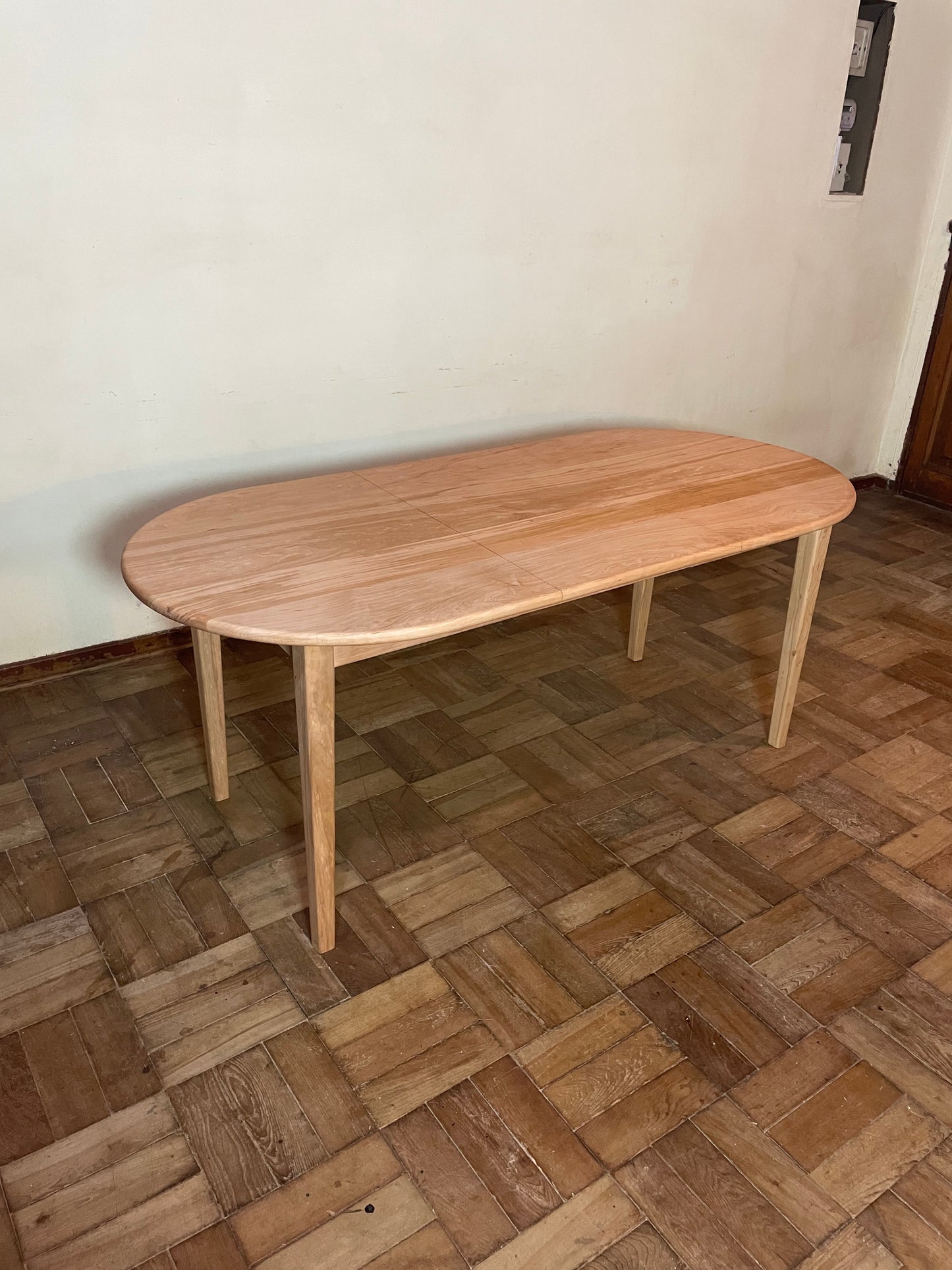 Mesa Ovalada Extensible - Madera de lenga