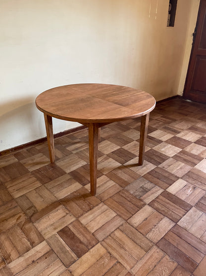 Mesa Ovalada Extensible - Madera de lenga