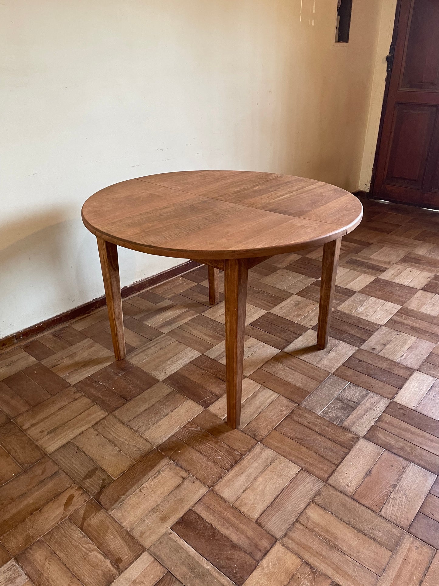 Mesa Redonda Extensible - Madera de lenga