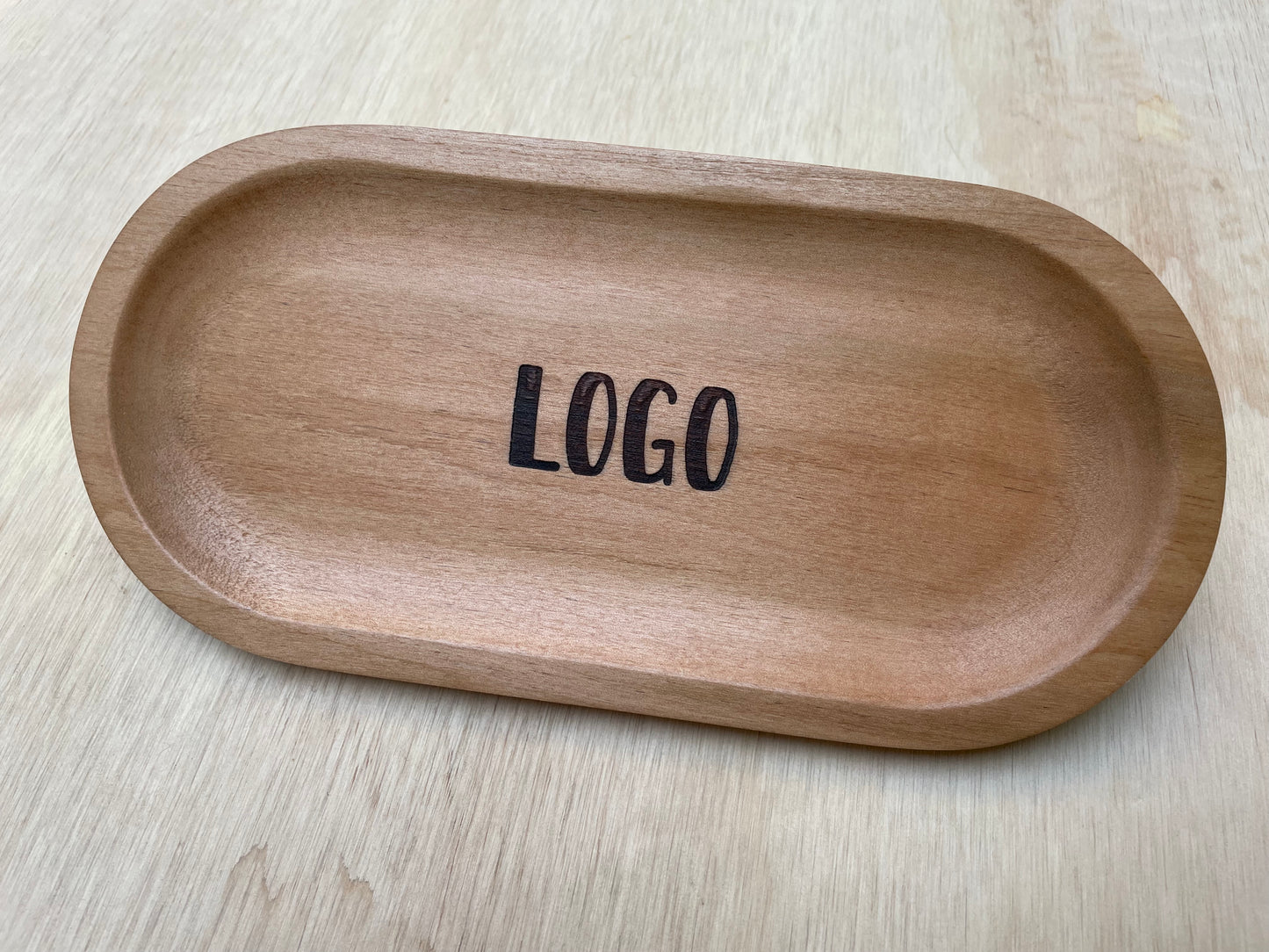 Bandeja Ovalada de Roble | con Grabado de Logo | 25 x 12 cm