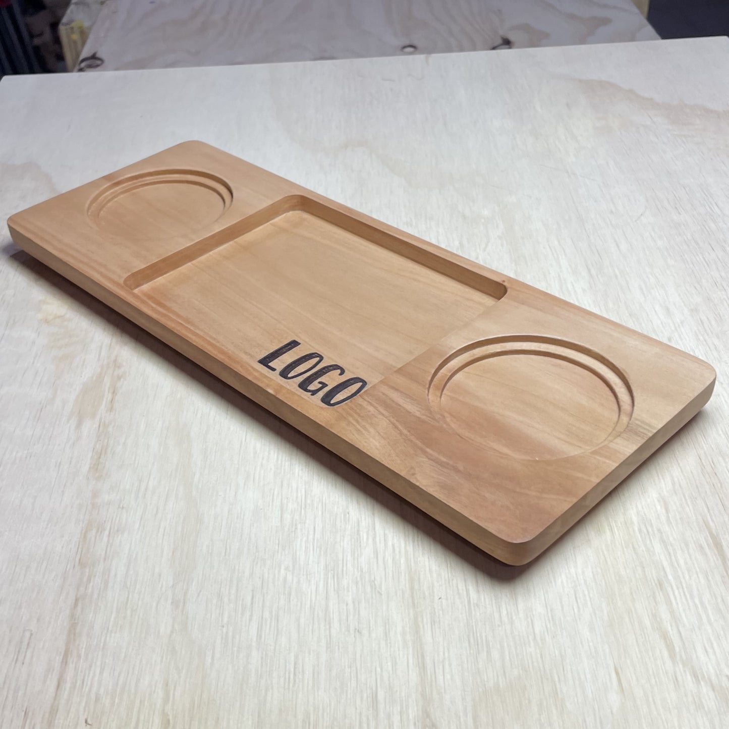 Bandeja de servicio de Roble con 2 posavasos  | con grabado personalizado | 35 x 13,5 cm